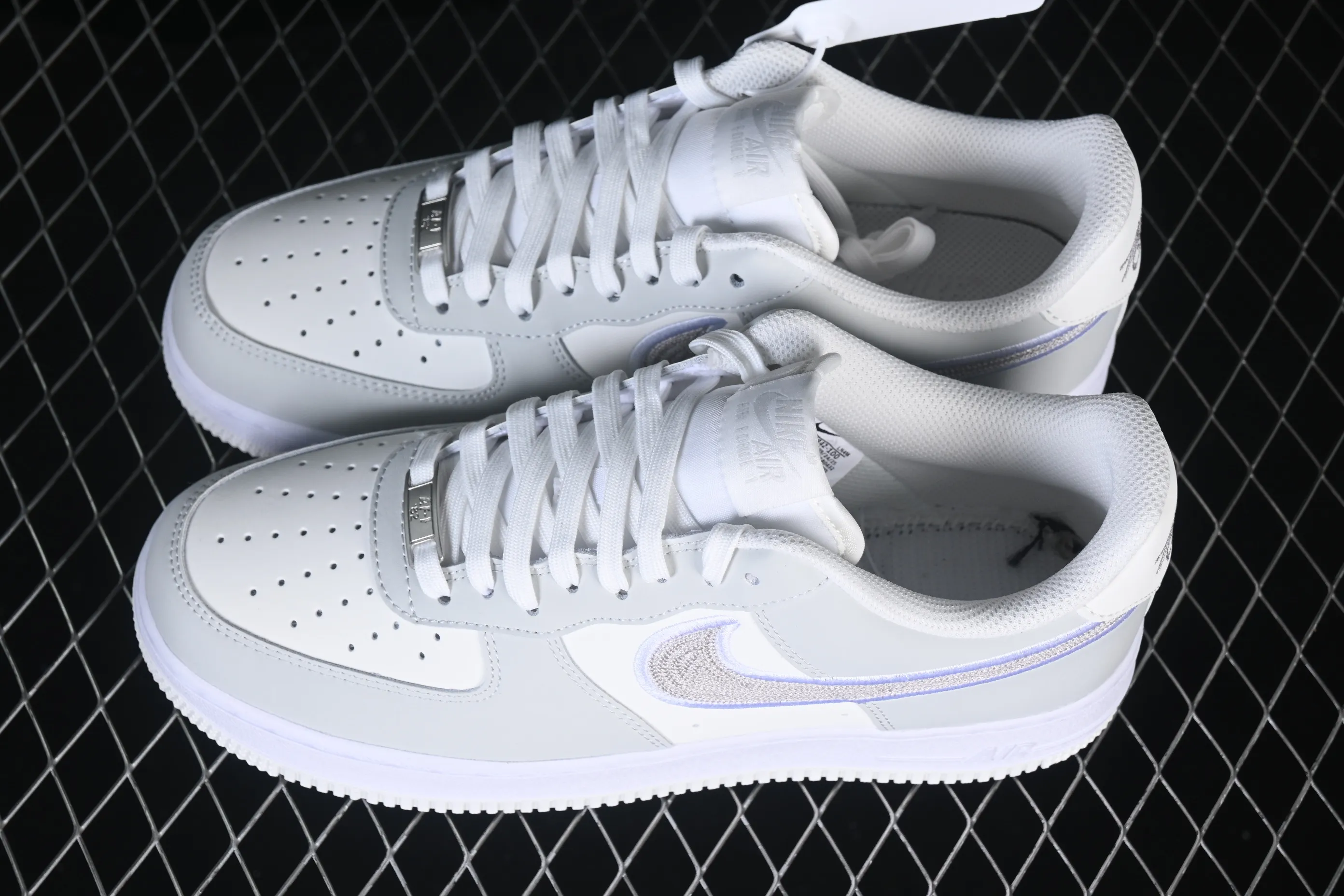 All categories Nk Air Force 1 Air Force series Nk Air Force 1 Low Air Force low-top Nike Air Force 1'07 Low white and gray embroidery Air Force 1 low-top casual sneakers IB6842-100